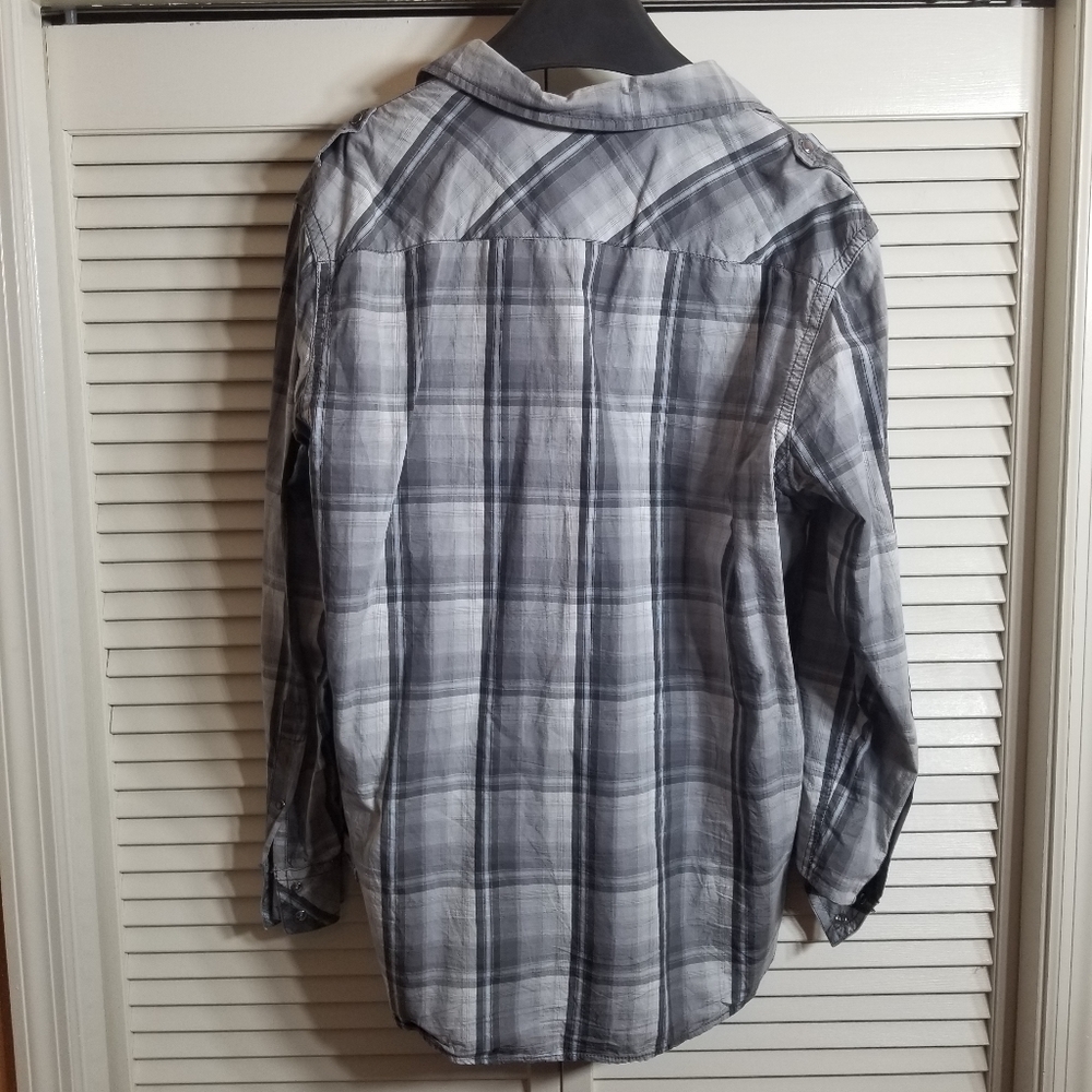 Inc button up - Picture 3 of 3
